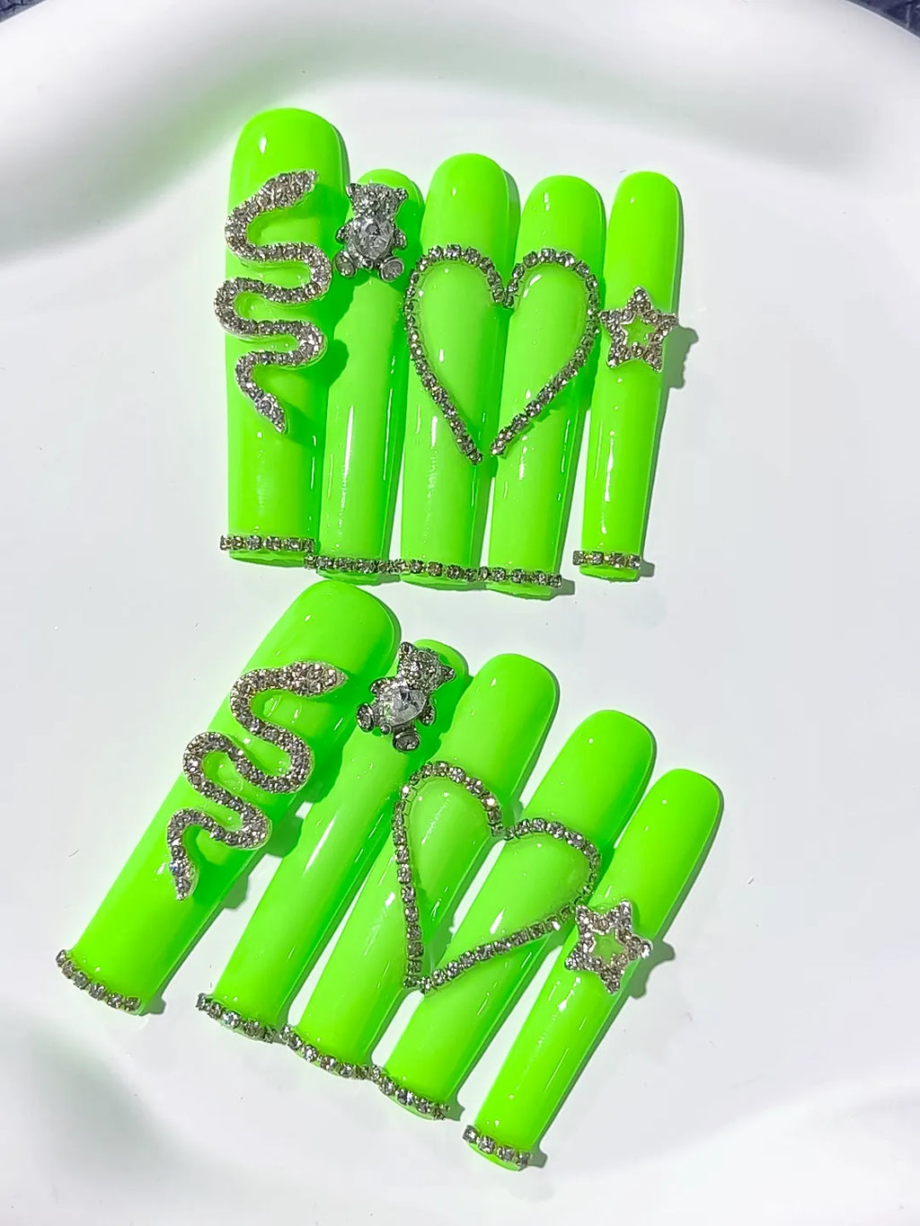M106 - Long Green Square Solid color