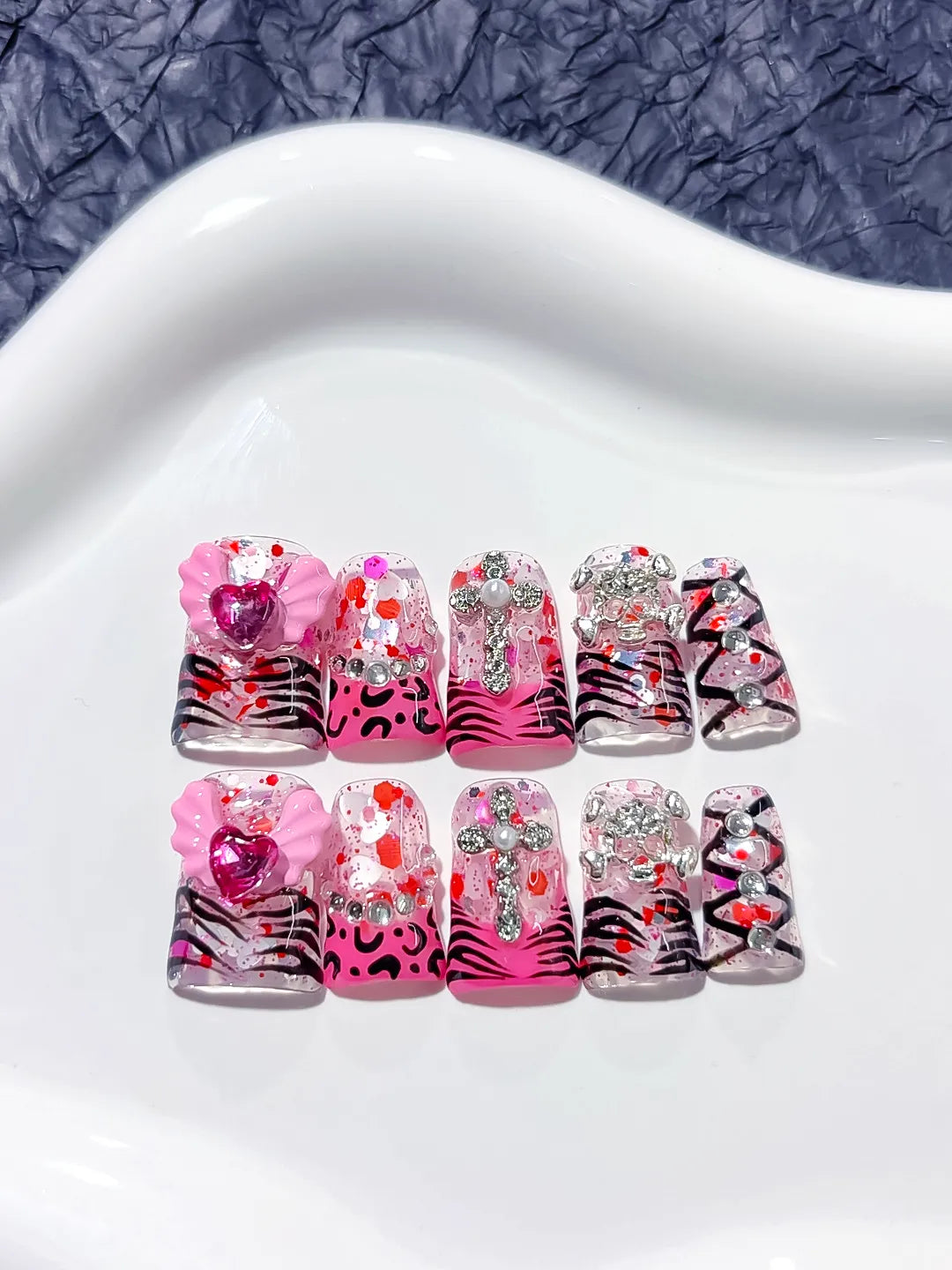 M111 - Short Pink White Duck Solid color Flower Rhinestone