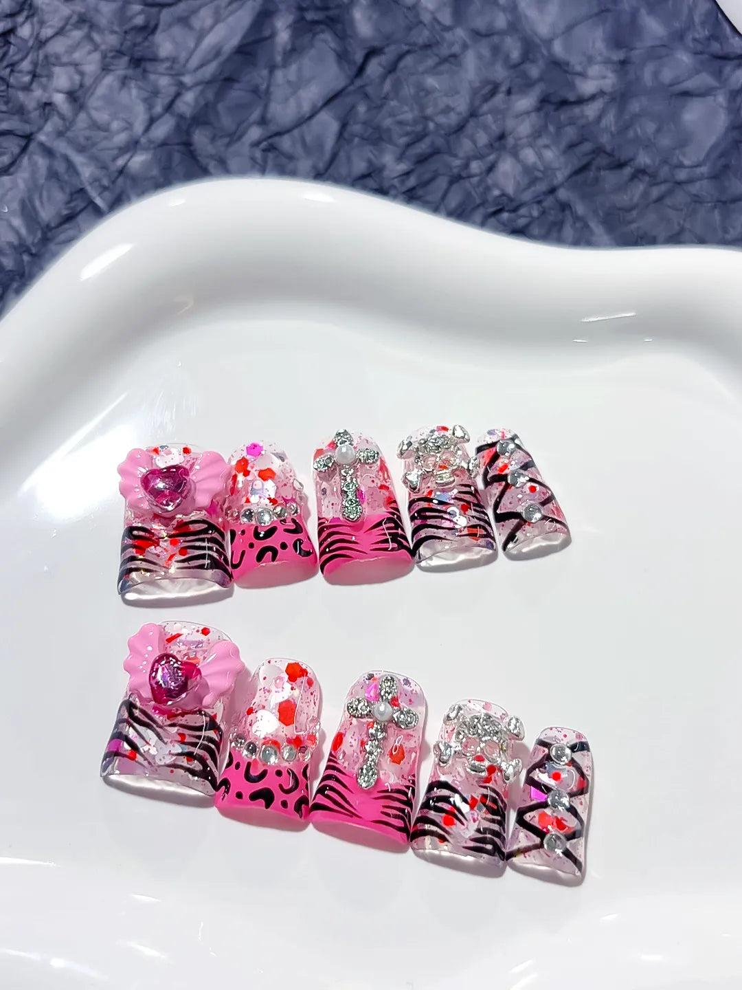 M111 - Short Pink White Duck Solid color Flower Rhinestone