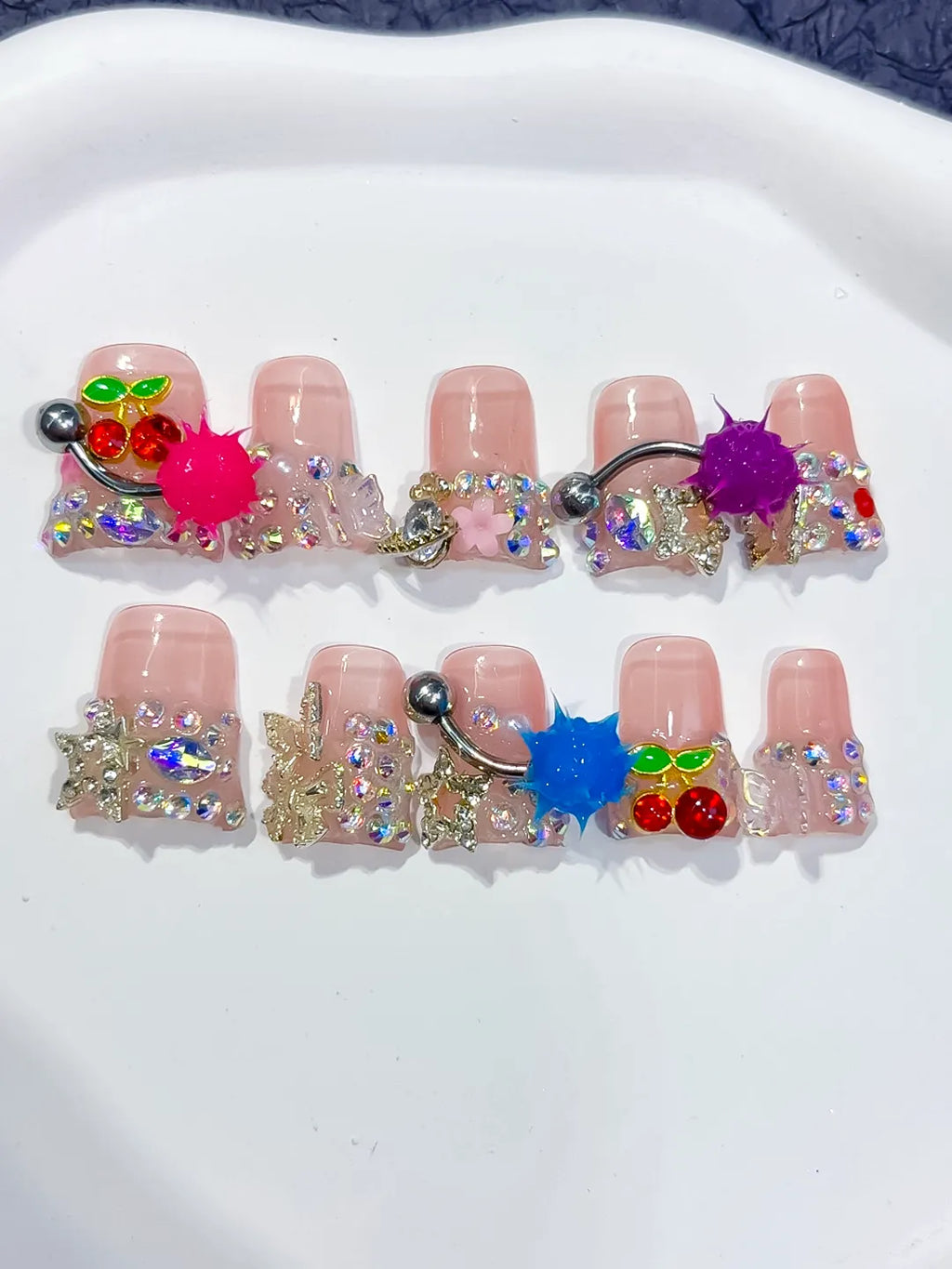 M112 - Short Nude White Duck Abstract Flower Bead