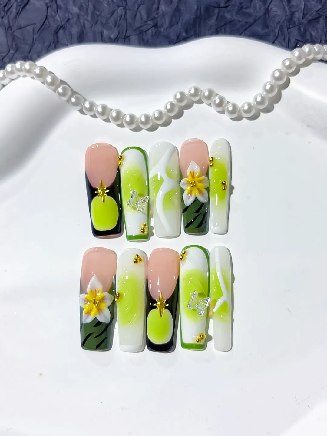 M116 - Long Black White Square French tip Flower 3D