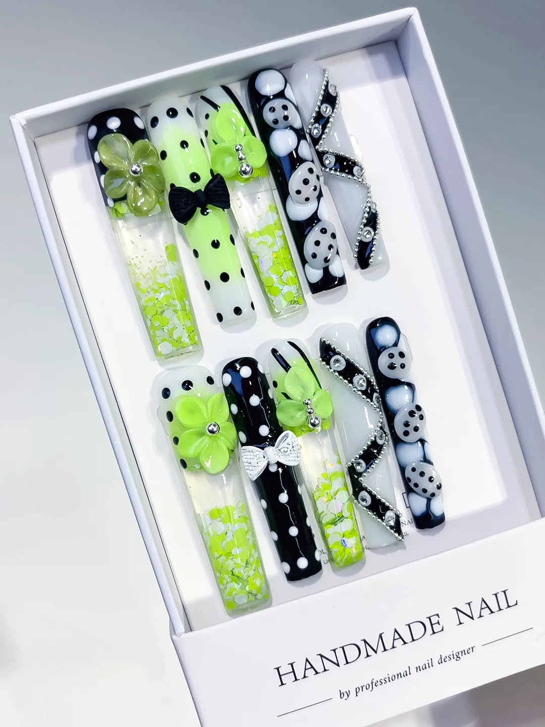 O004 - Long Green Black Square Abstract Flower Bow