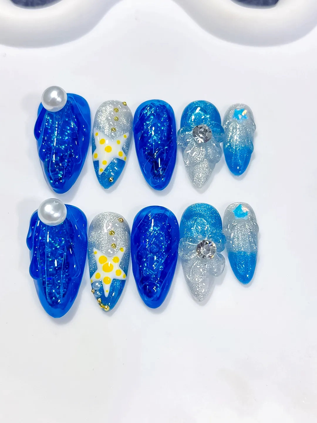 O008 - Medium Blue Silver Almond Glitter Pearl Rhinestone