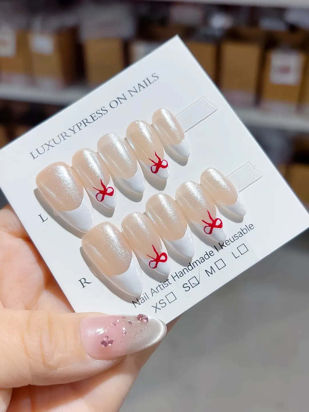 B095 - Medium White Nude Almond French tip Bow