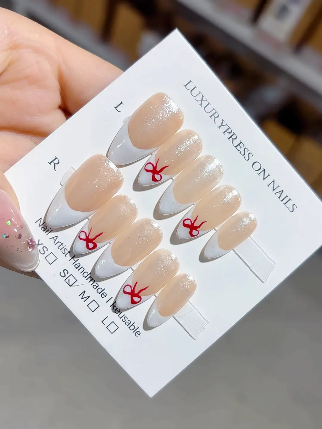 B095 - Medium White Nude Almond French tip Bow