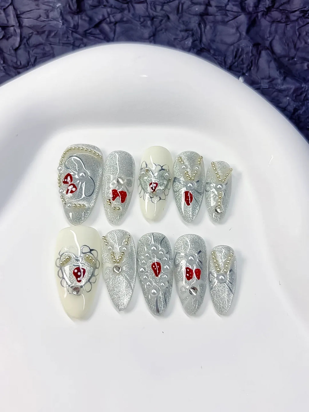 C367 - Medium White Silver Almond Glitter Heart Bow