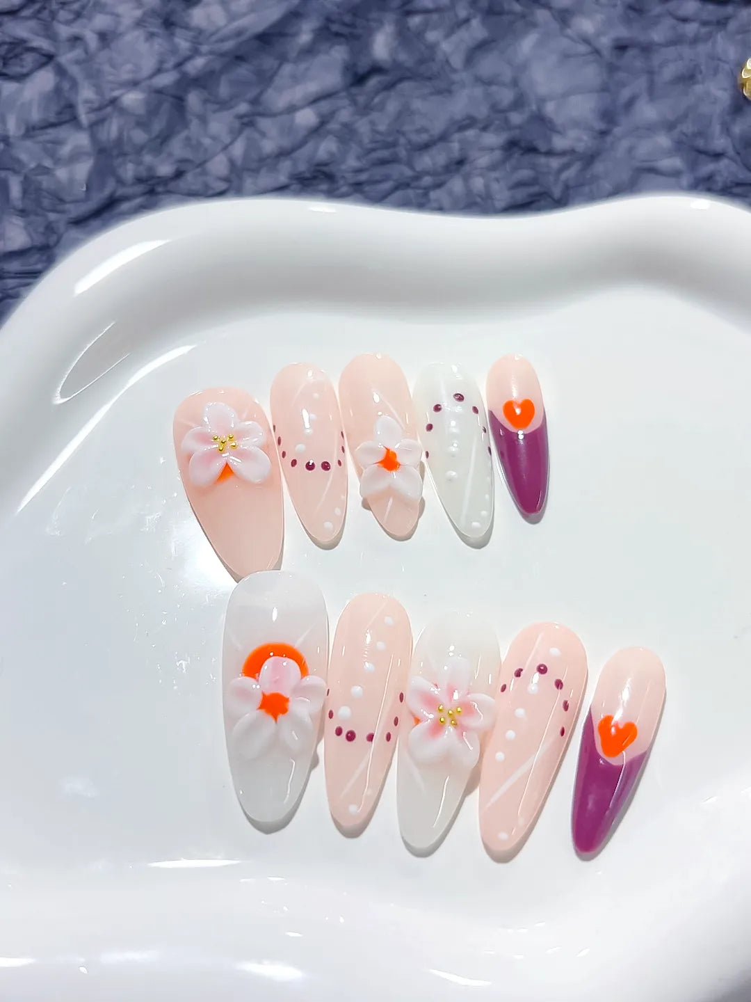 D255 - Medium Pink White Almond Floral Flower Heart