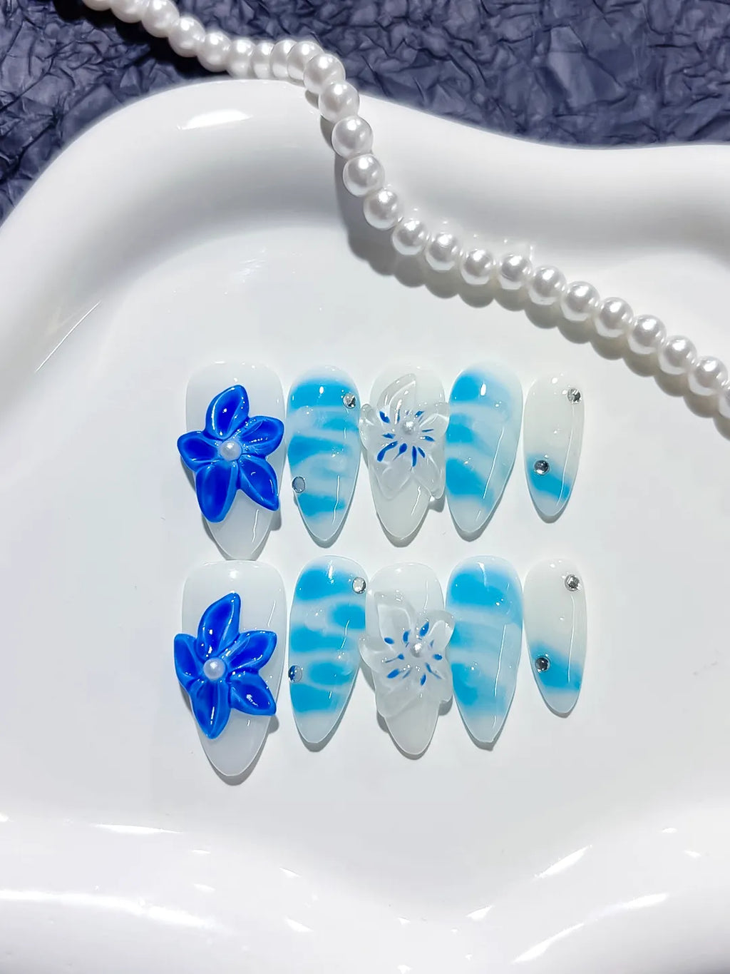 D252 - Medium Blue White Almond Floral Flower Rhinestone