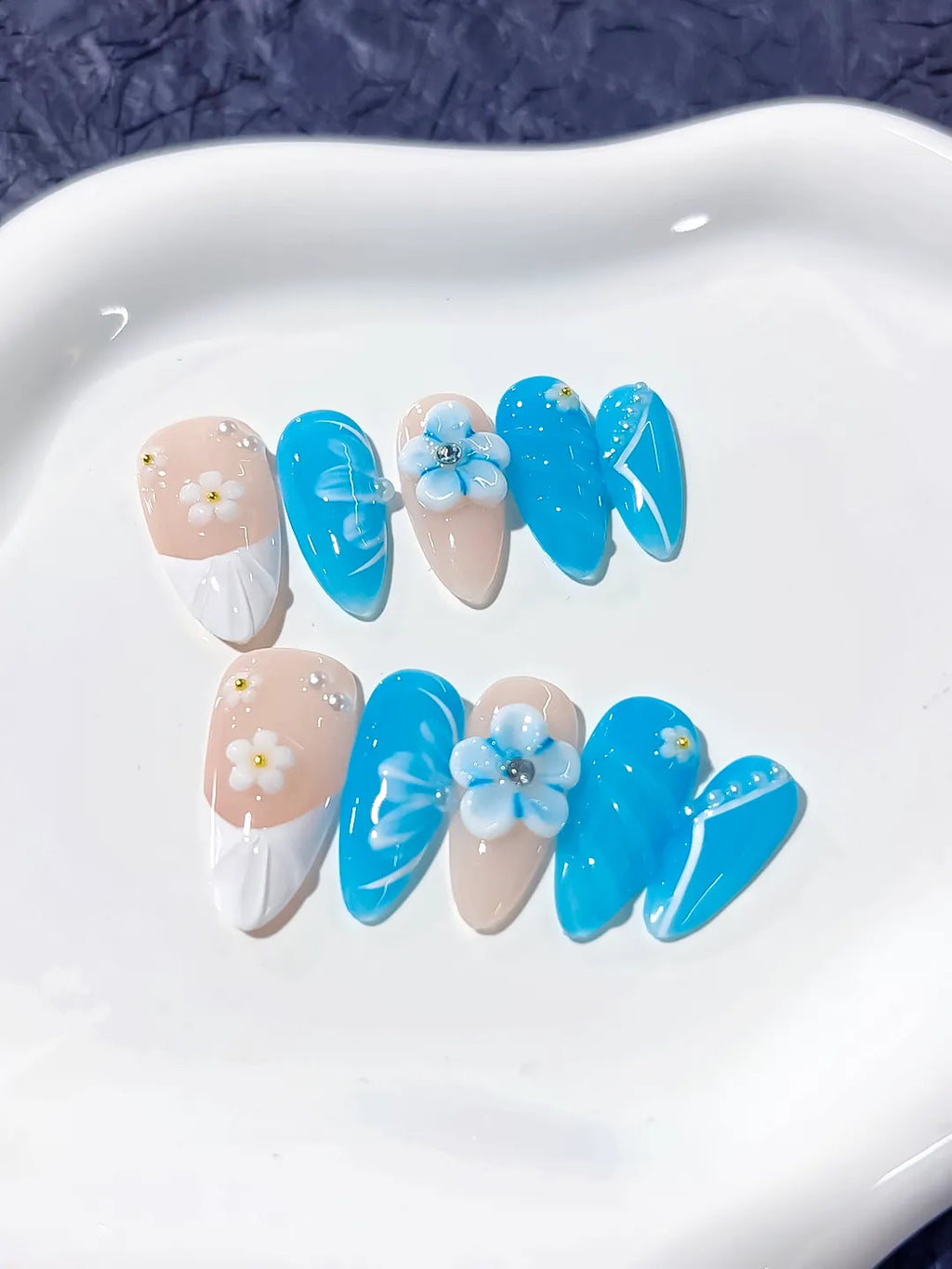 D260 - Medium Blue Nude Almond Floral Flower