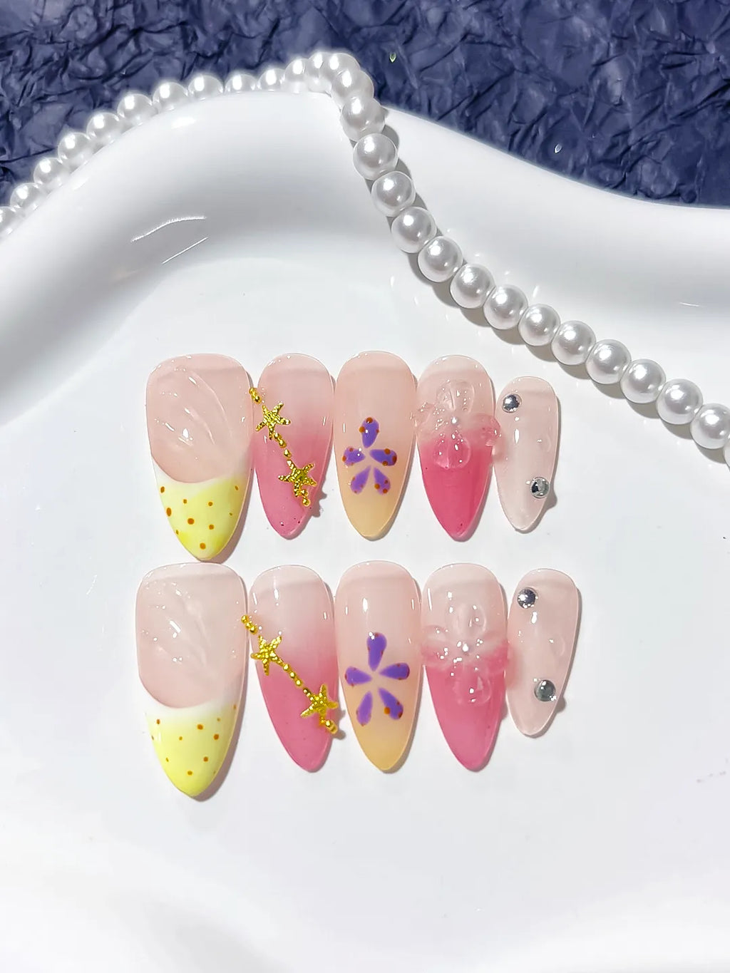 D300 - Medium Nude Yellow Almond French tip Flower Star