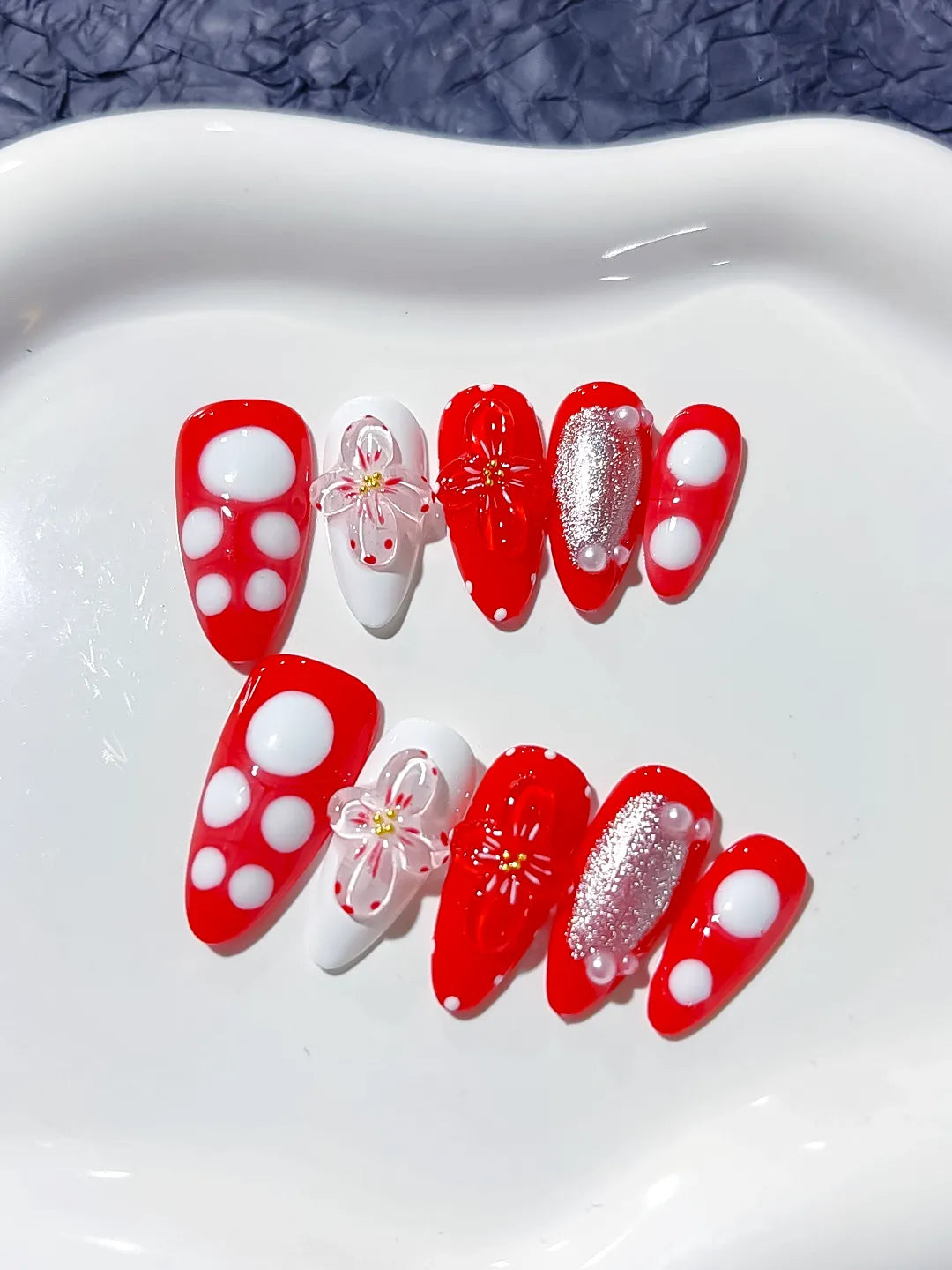 D253 - Medium Red White Almond Abstract Flower Glitter