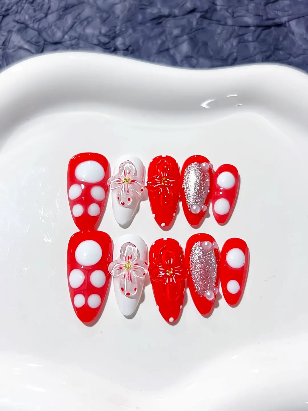 D253 - Medium Red White Almond Abstract Flower Glitter