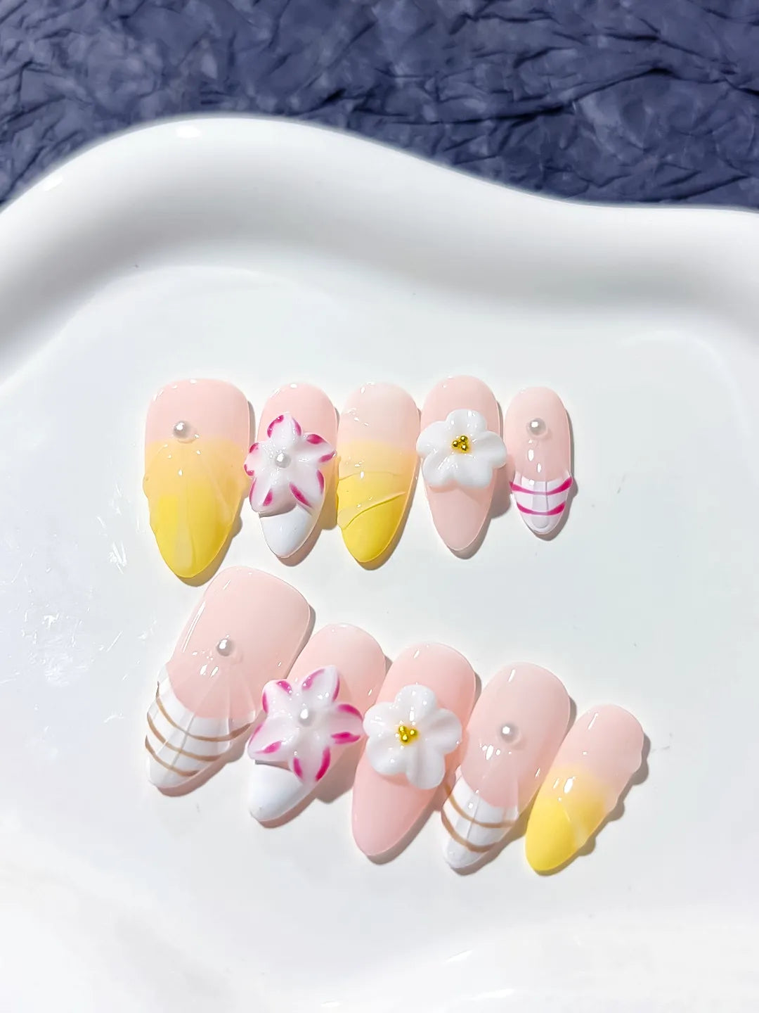 D274 - Medium Pink White Almond French tip Flower Line Art