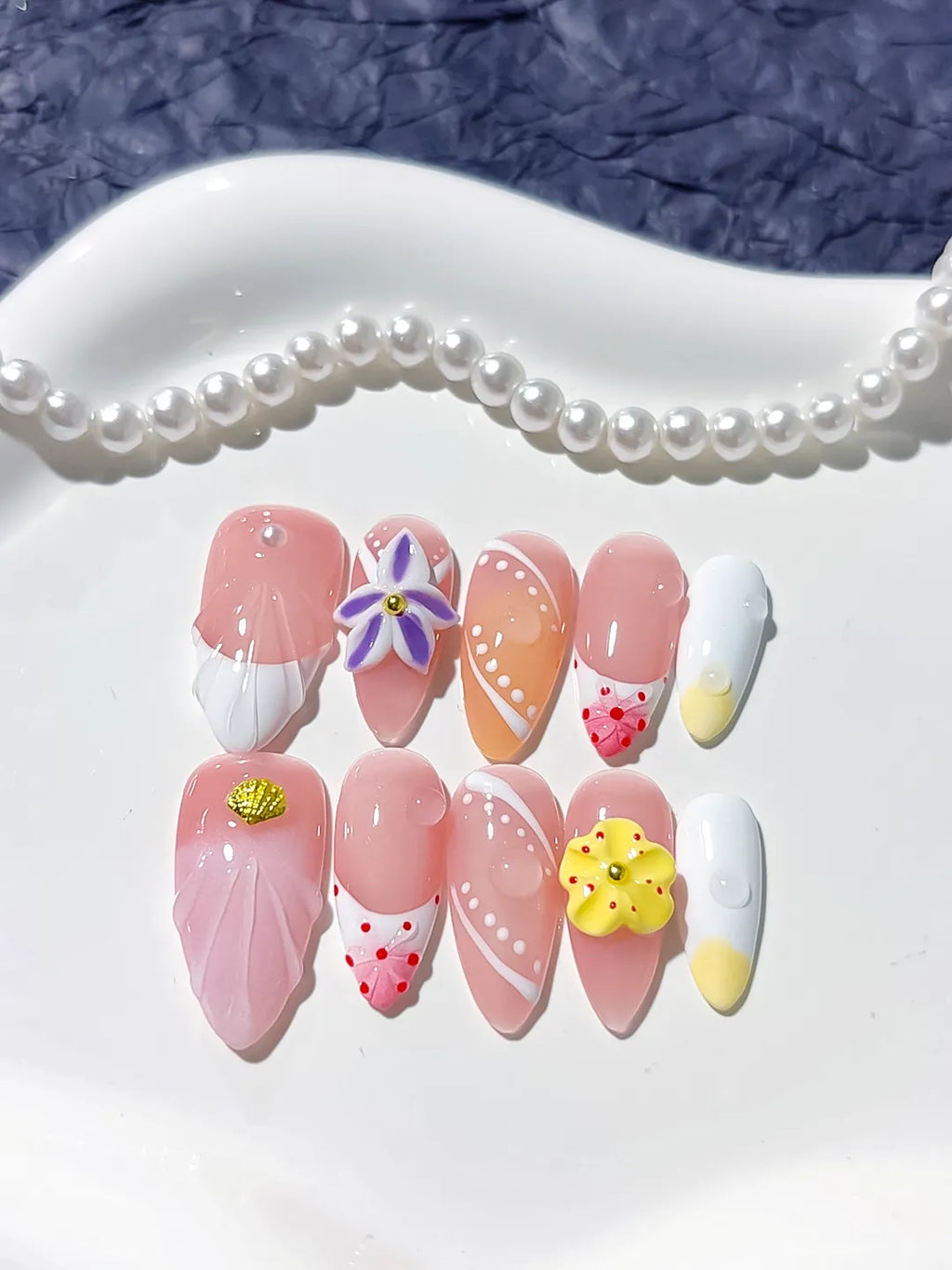D276 - Medium Pink White Almond Floral Flower Line Art