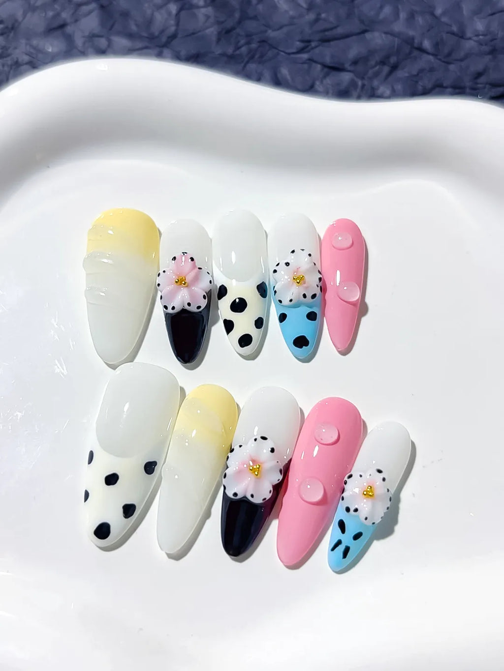 D282 - Medium White Yellow Almond Abstract Flower Dot Pattern