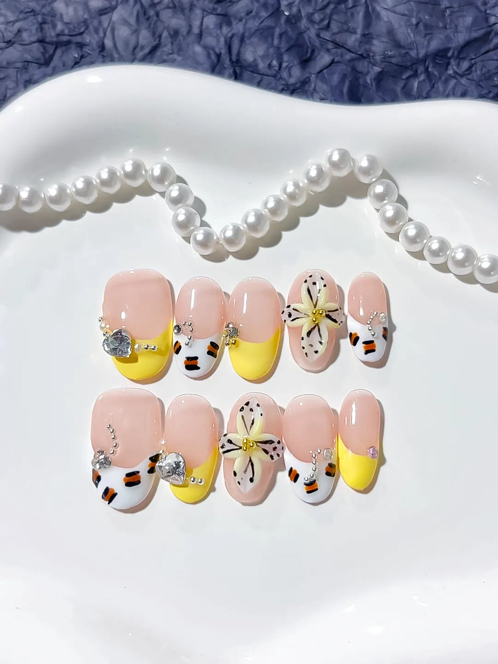 D314 - Short Nude Yellow Oval French tip Flower Rhinestone