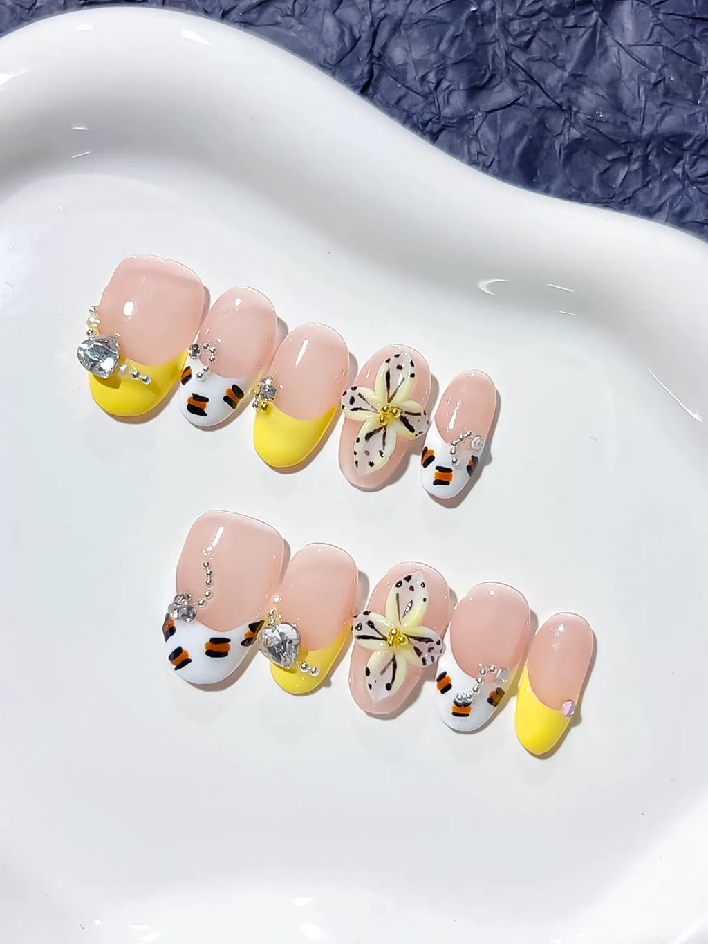 D314 - Short Nude Yellow Oval French tip Flower Rhinestone