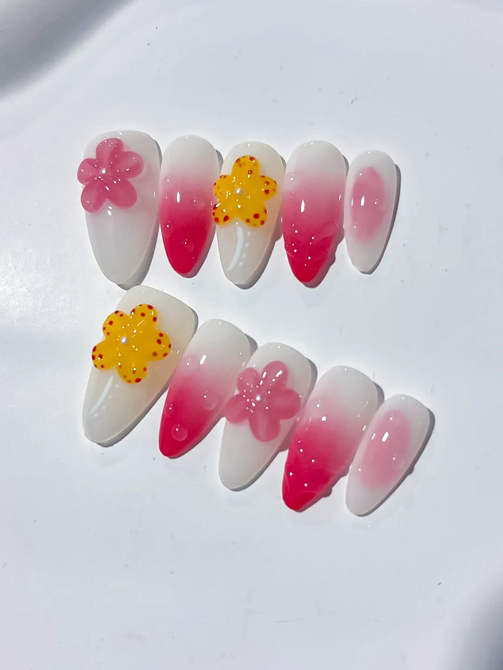 D335 - Medium White Pink Almond Ombre Flower VibeNailsLab
