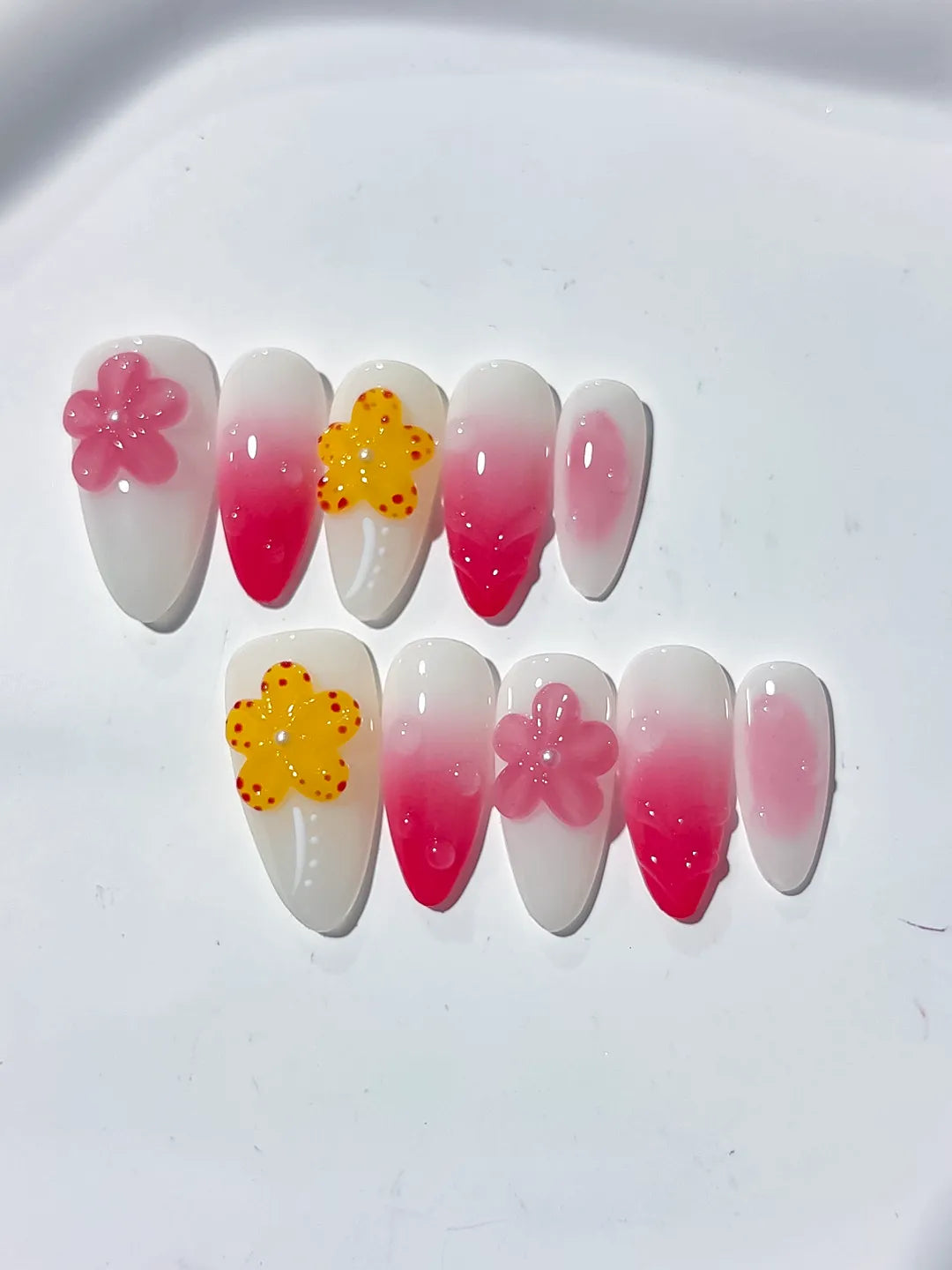 D335 - Medium White Pink Almond Ombre Flower VibeNailsLab
