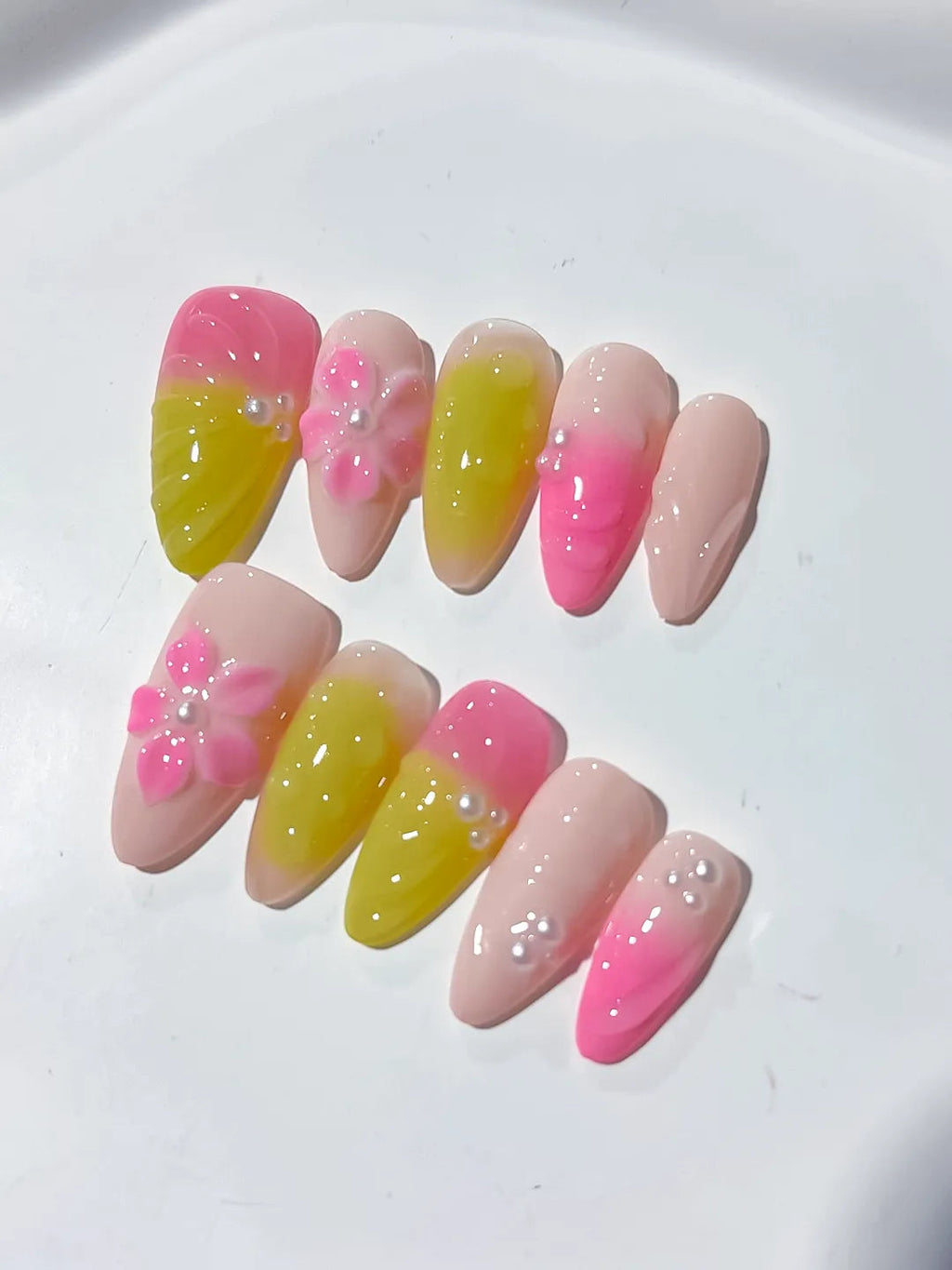 D341 - Medium Pink Yellow Almond Ombre Flower VibeNailsLab