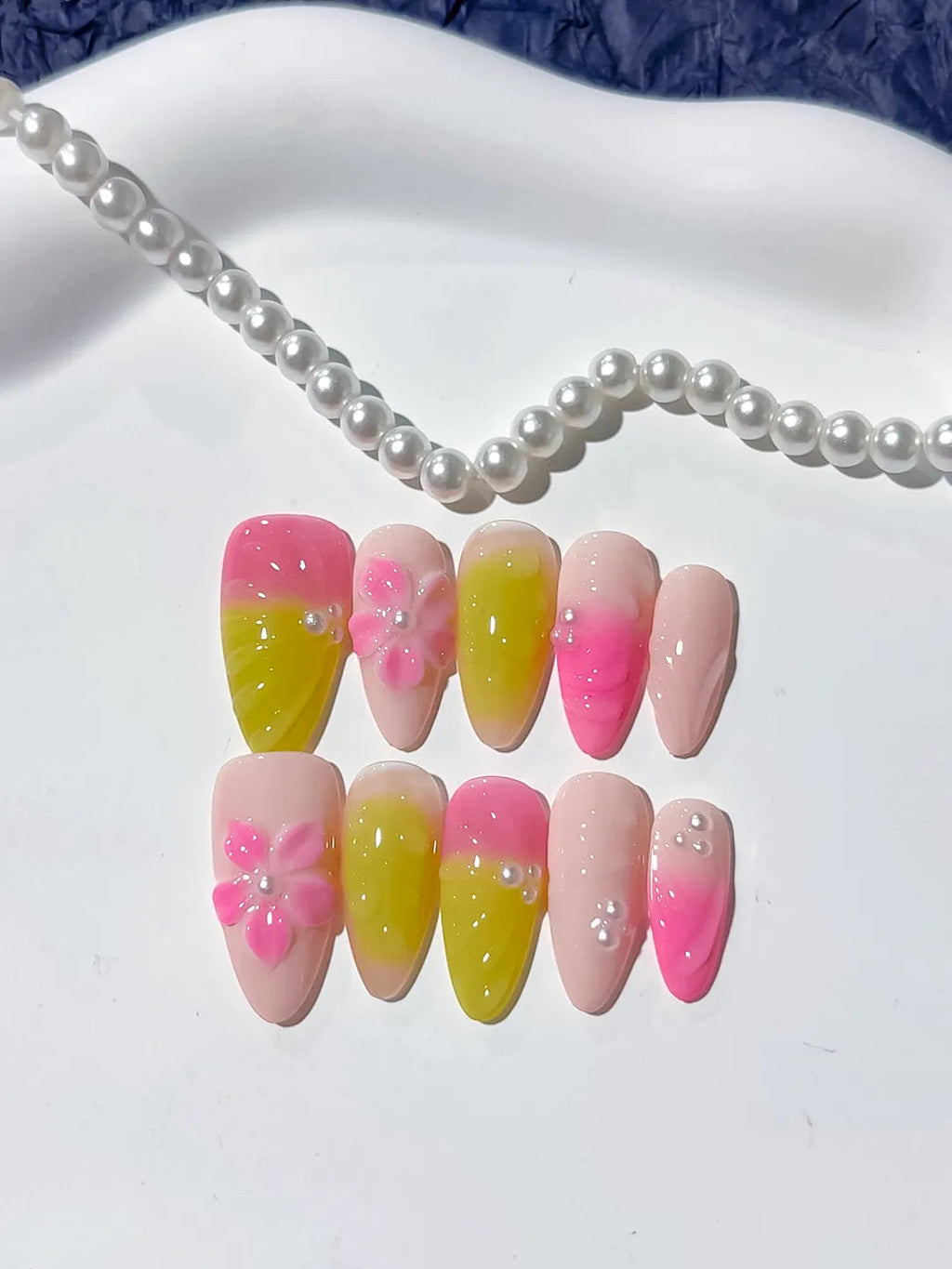 D341 - Medium Pink Yellow Almond Ombre Flower VibeNailsLab