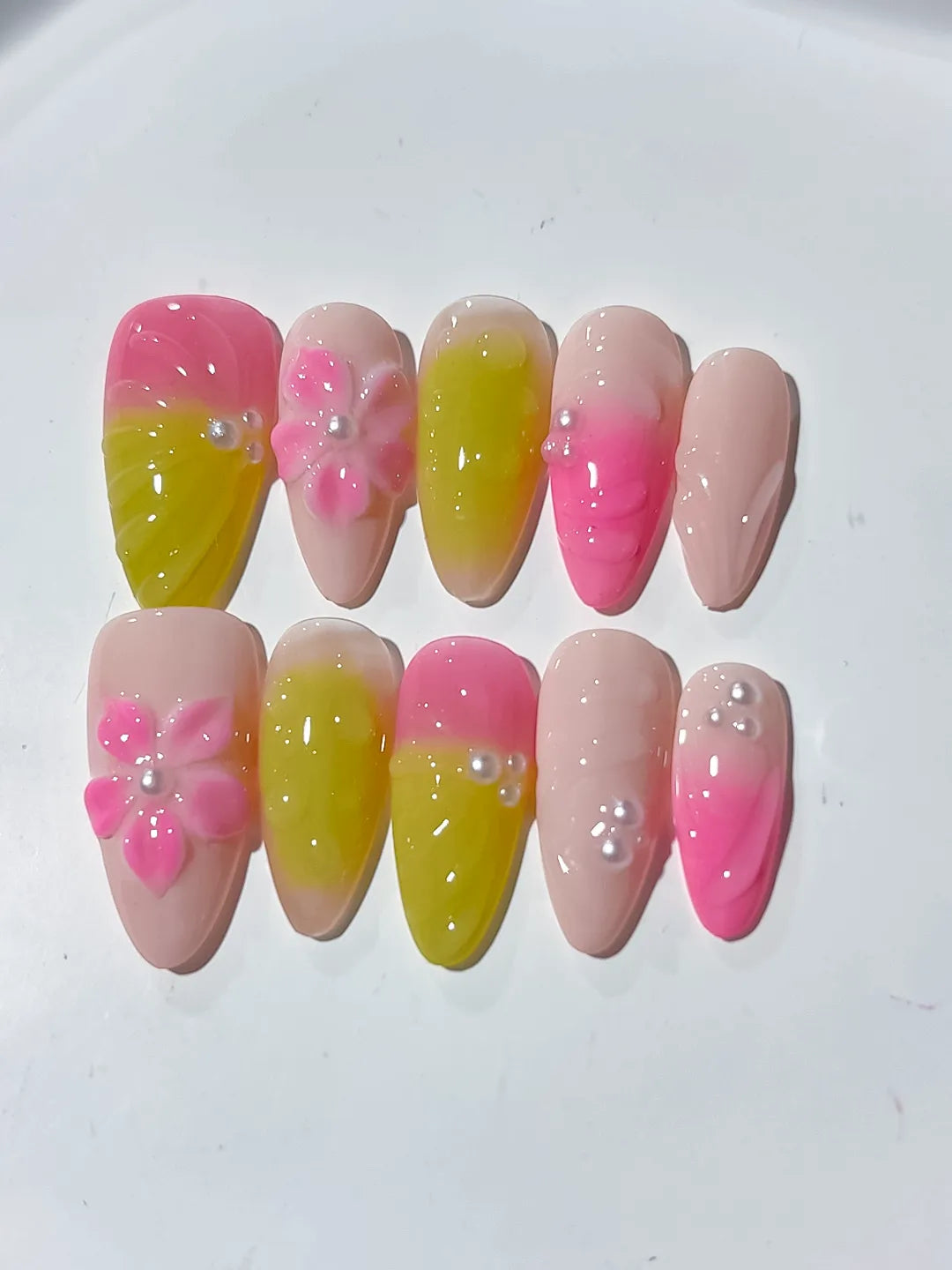 D341 - Medium Pink Yellow Almond Ombre Flower VibeNailsLab