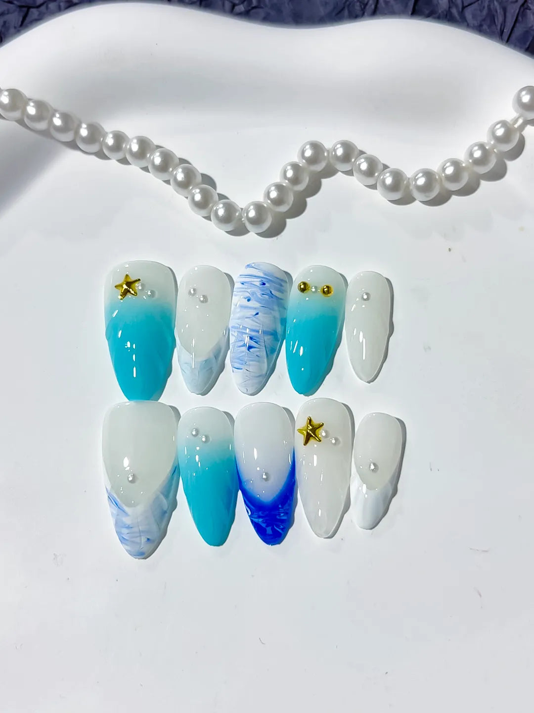D347 - Medium White Blue Almond Ombre Starfish Pearl