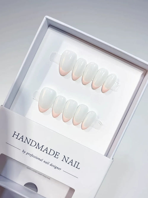 A060 - Short White Almond French tip VibeNailsLab