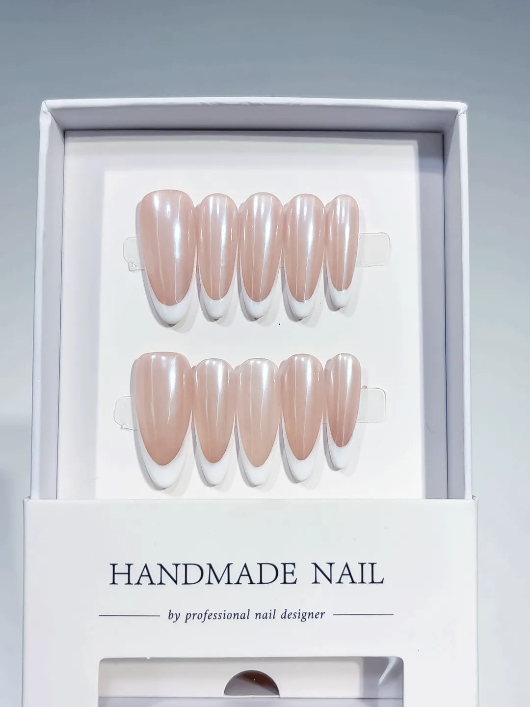 B096 - Long White Nude Almond French tip