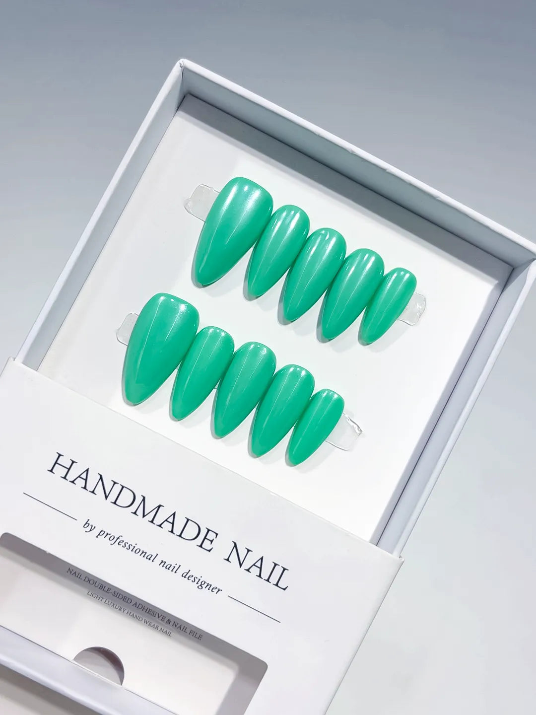 B126 - Medium Green Almond Solid color VibeNailsLab