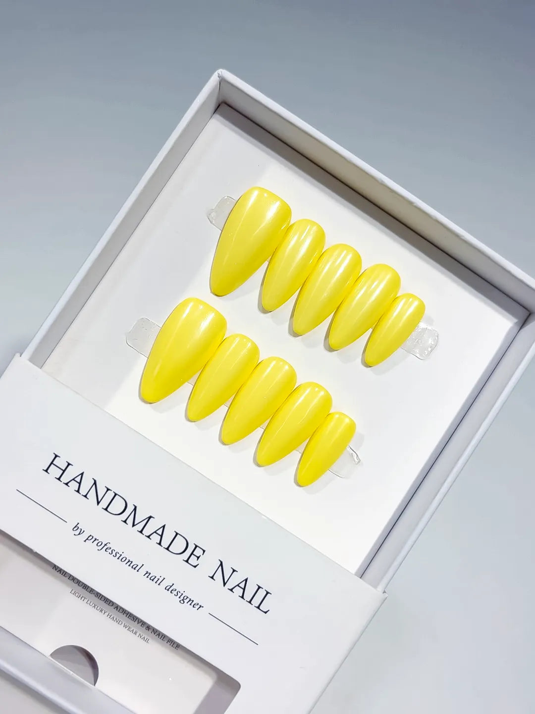 B128 - Medium Yellow Almond Solid color