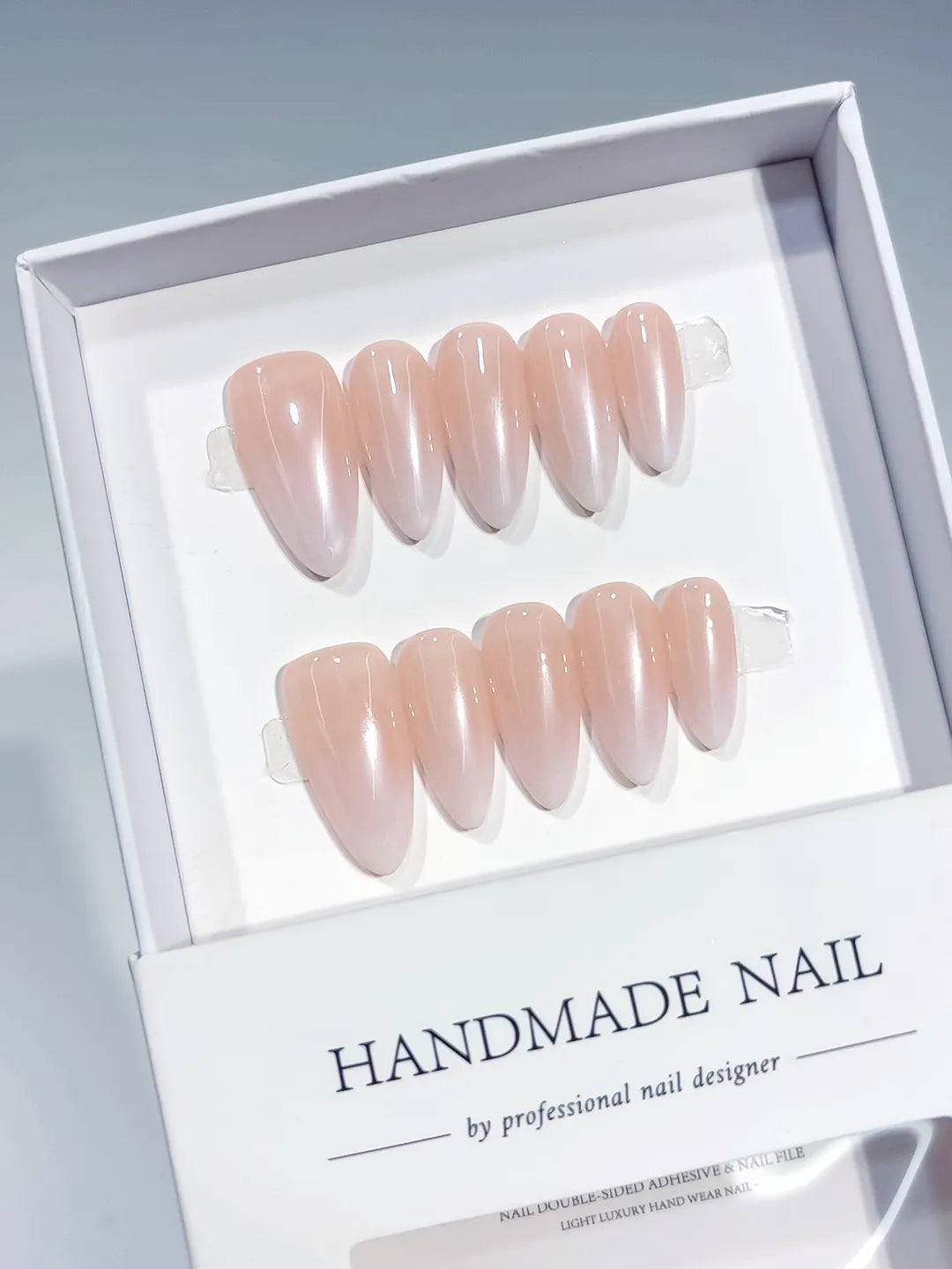 B134 - Medium Nude Almond Solid color