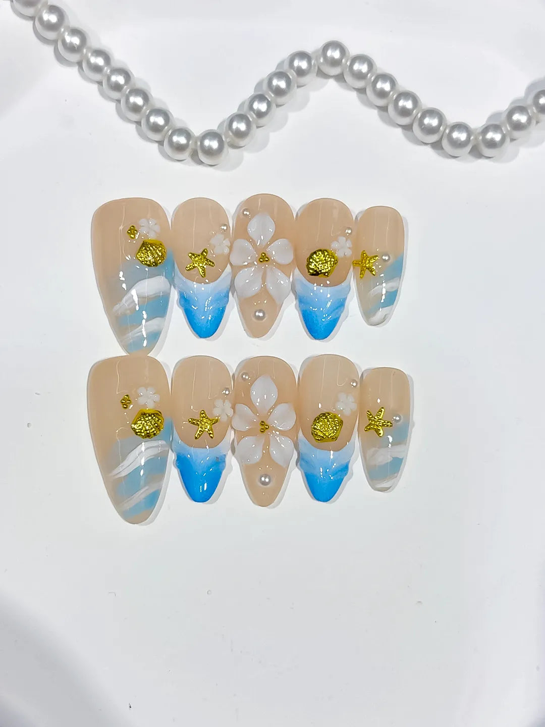 D553 - Medium Nude Blue Almond French tip Flower Star