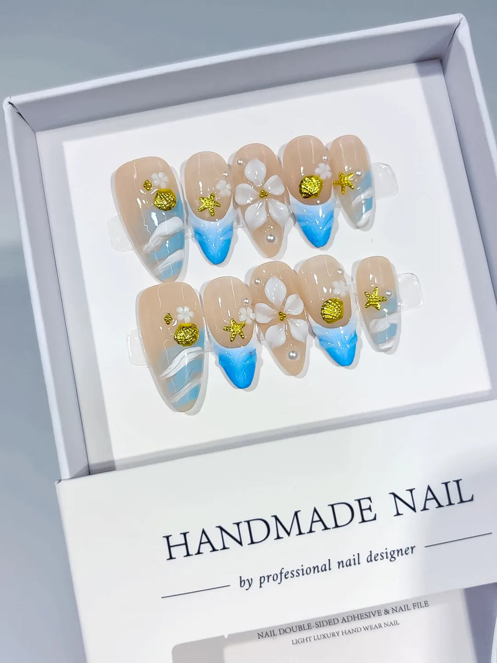 D553 - Medium Nude Blue Almond French tip Flower Star