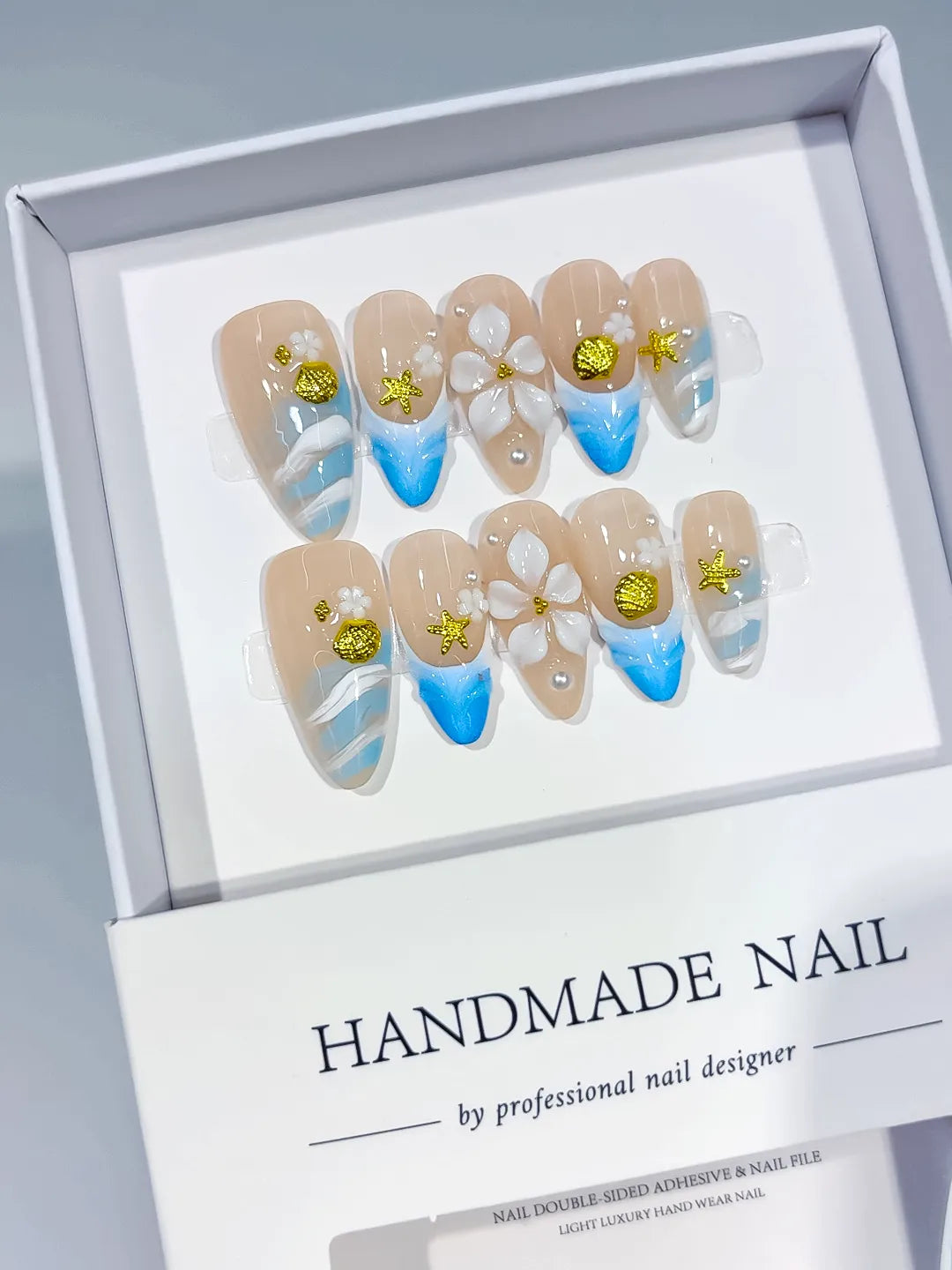 D553 - Medium Nude Blue Almond French tip Flower Star