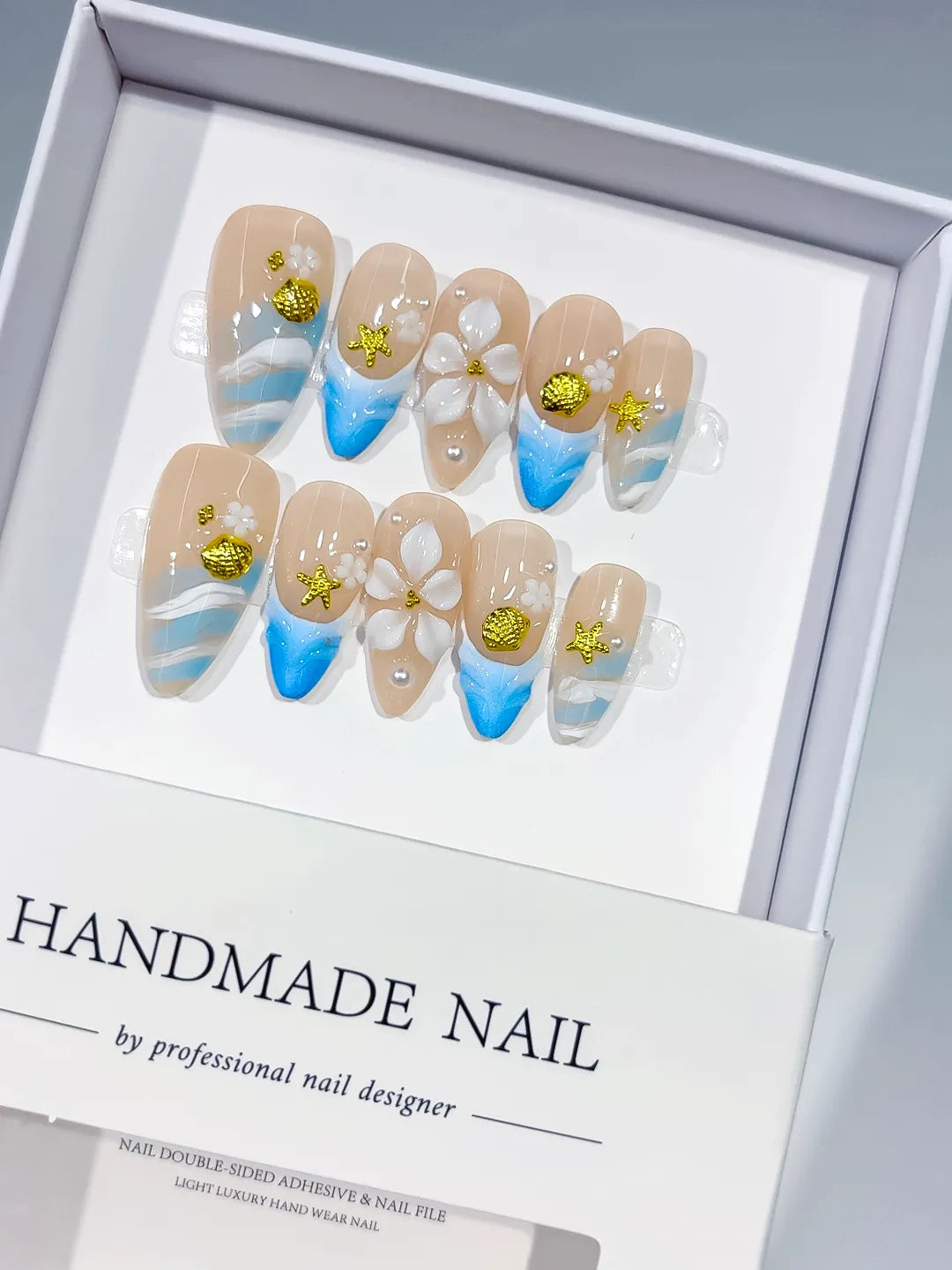 D553 - Medium Nude Blue Almond French tip Flower Star
