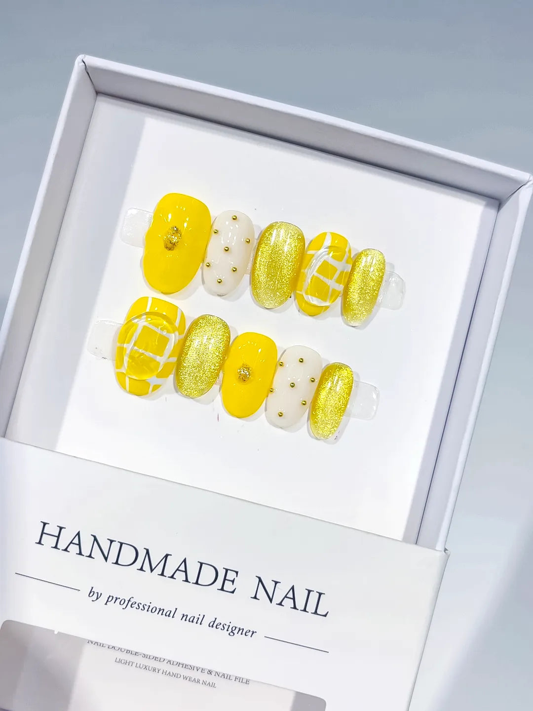C400 - Short Yellow White Oval Glitter Grid Pattern Stud VibeNailsLab