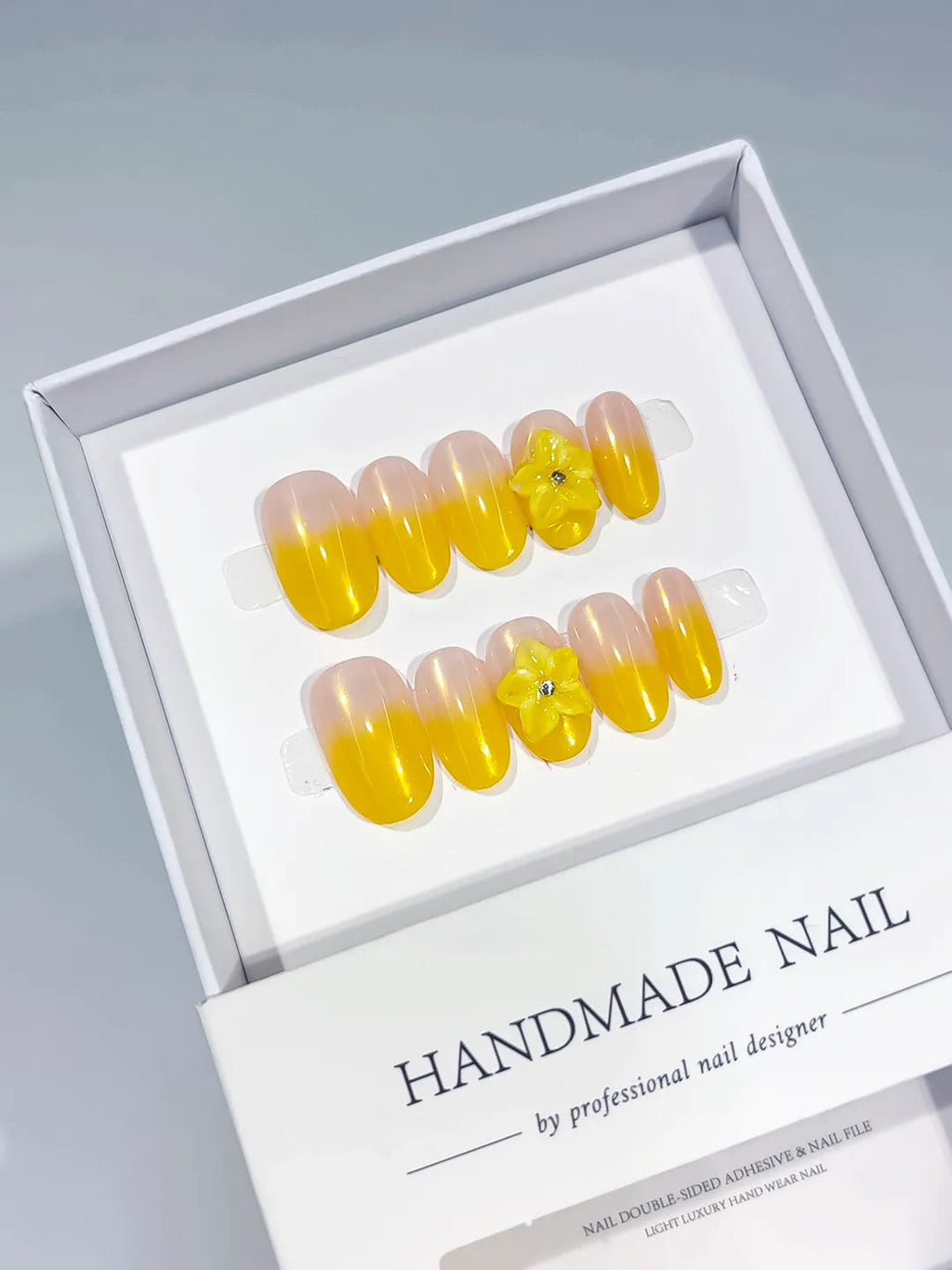 C402 - Short Nude Yellow Oval Ombre Flower VibeNailsLab