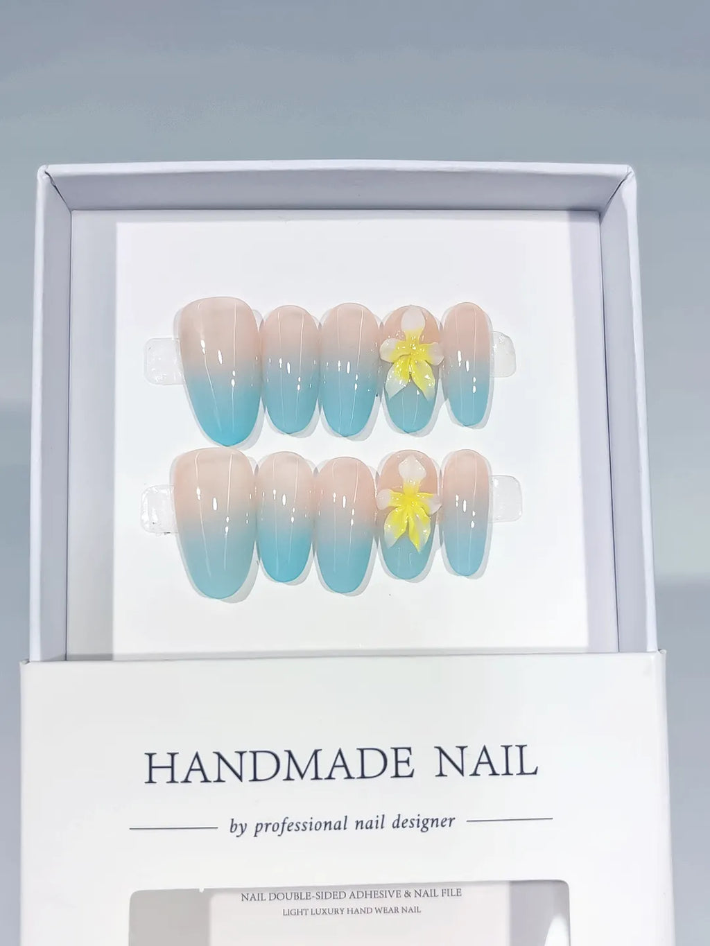 C408 - Medium Nude Blue Oval Ombre Flower