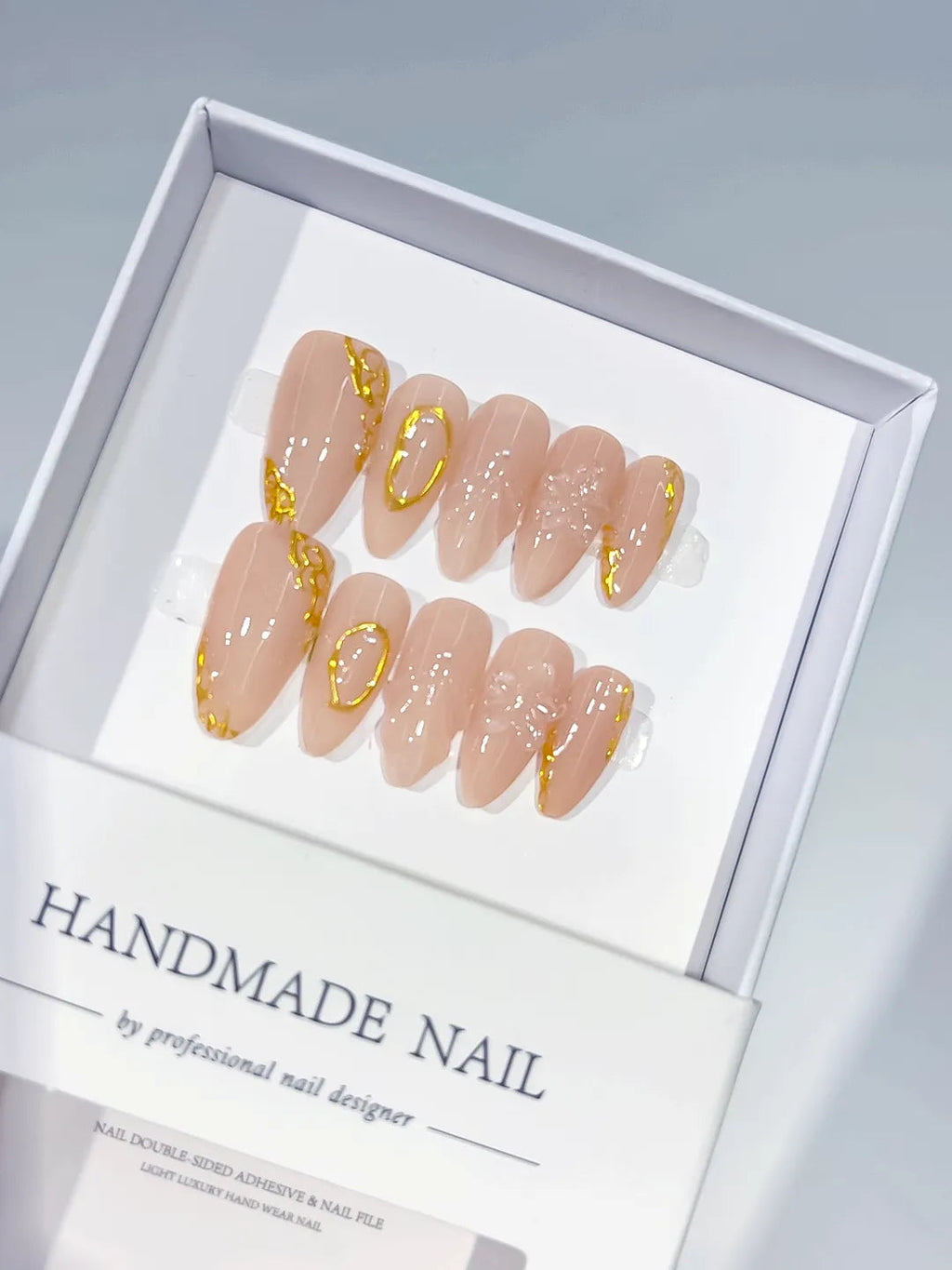 C427 - Medium Nude Gold Almond Metallic Gold Outline Pearl VibeNailsLab