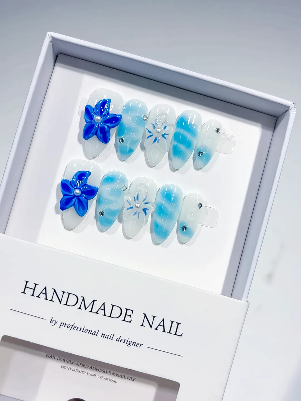 D252 - Medium Blue White Almond Floral Flower Rhinestone