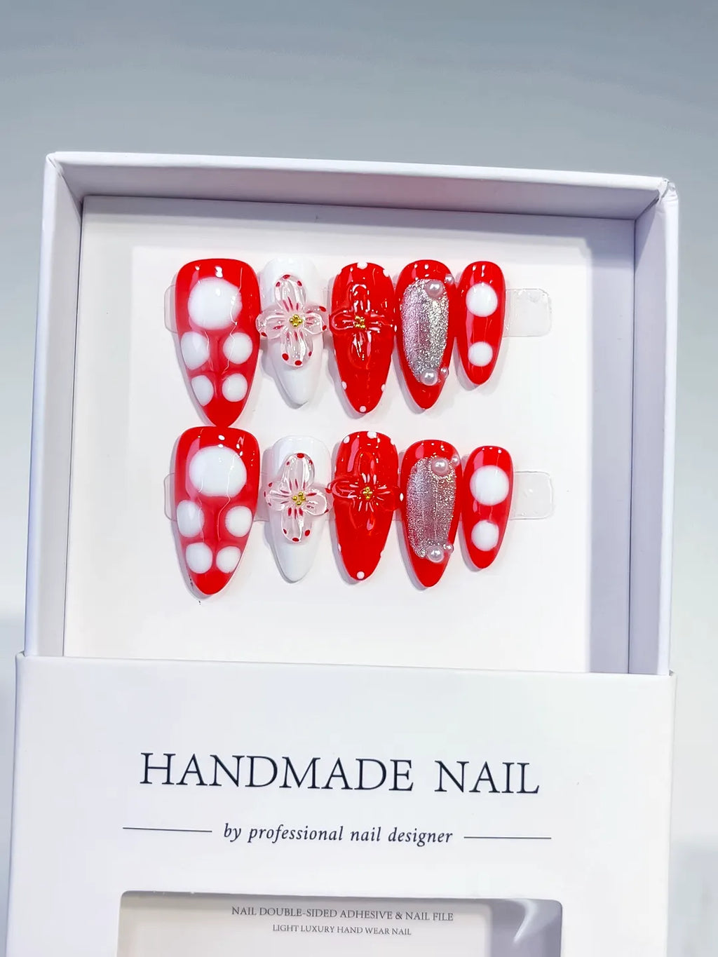 D253 - Medium Red White Almond Abstract Flower Glitter