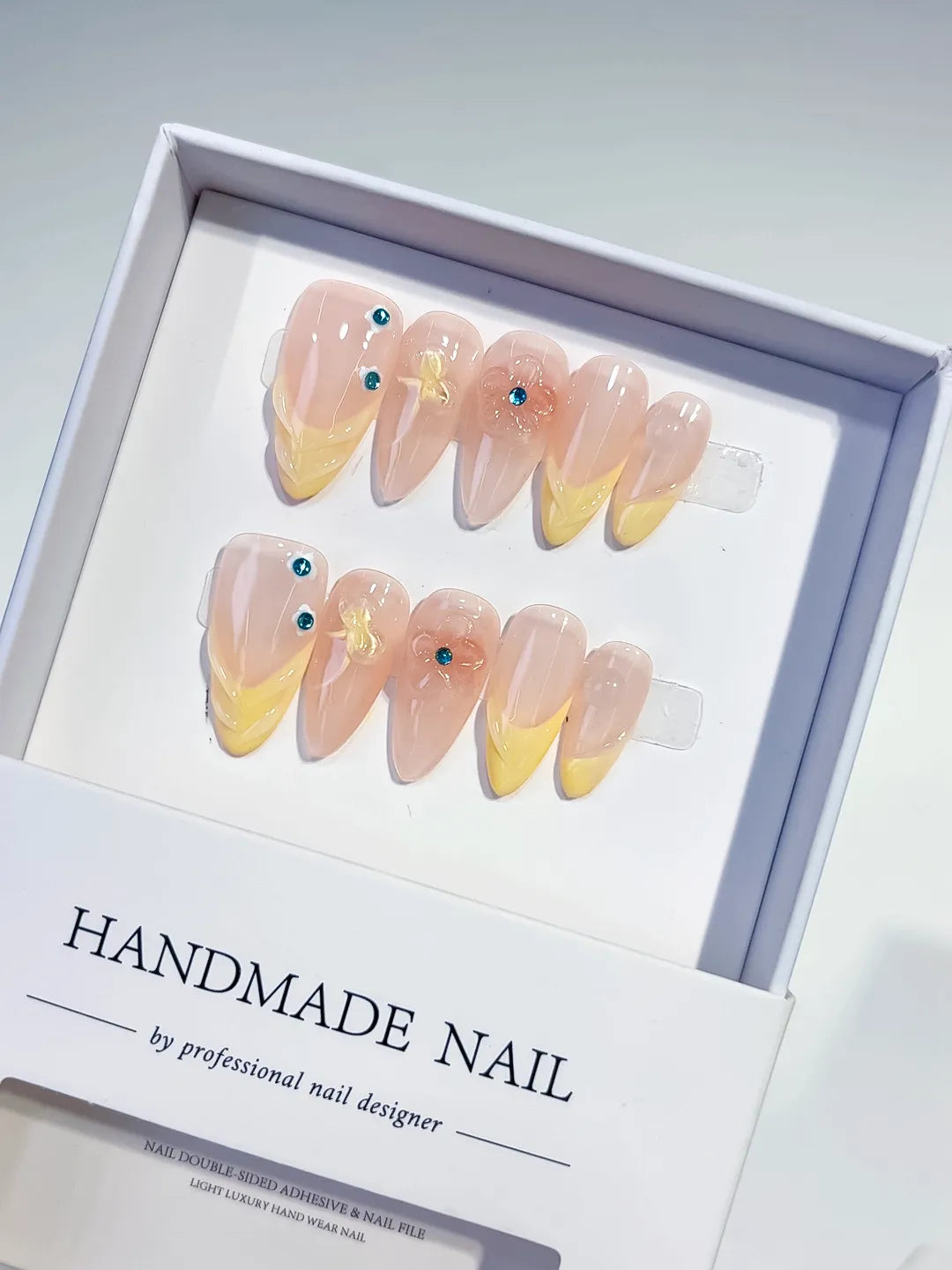 D256 - Medium Nude Yellow Almond French tip Flower Rhinestone