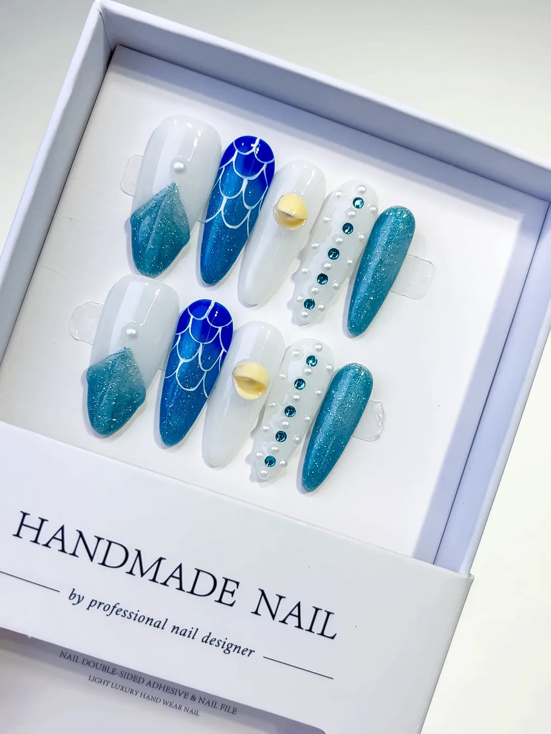 D279 - Medium White Blue Almond Glitter Shell Pearl