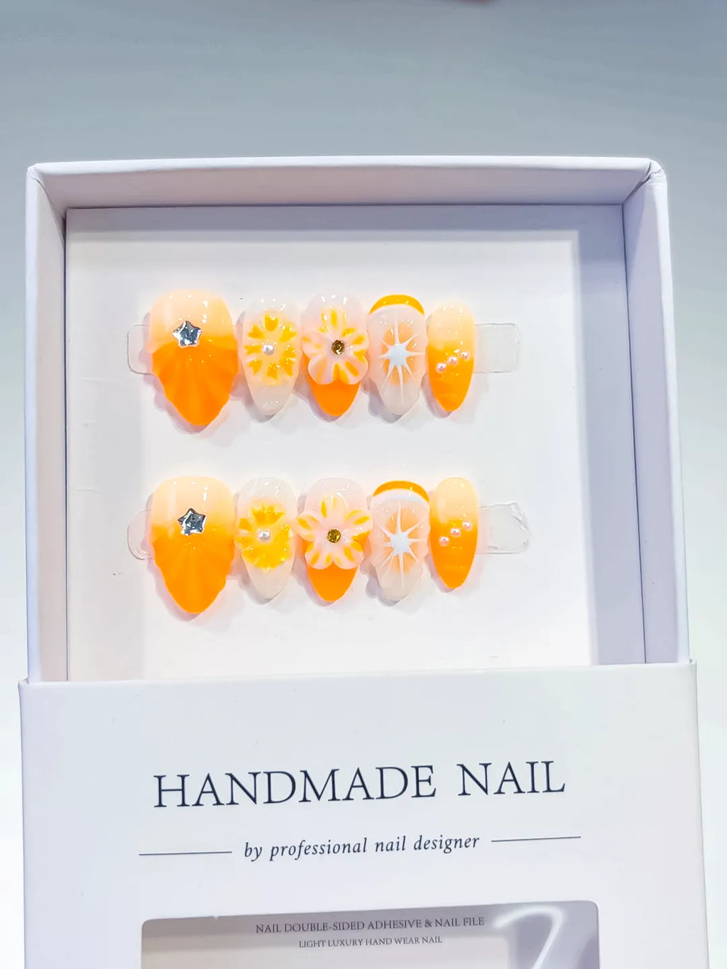 D299 - Medium Orange White Almond Floral Flower
