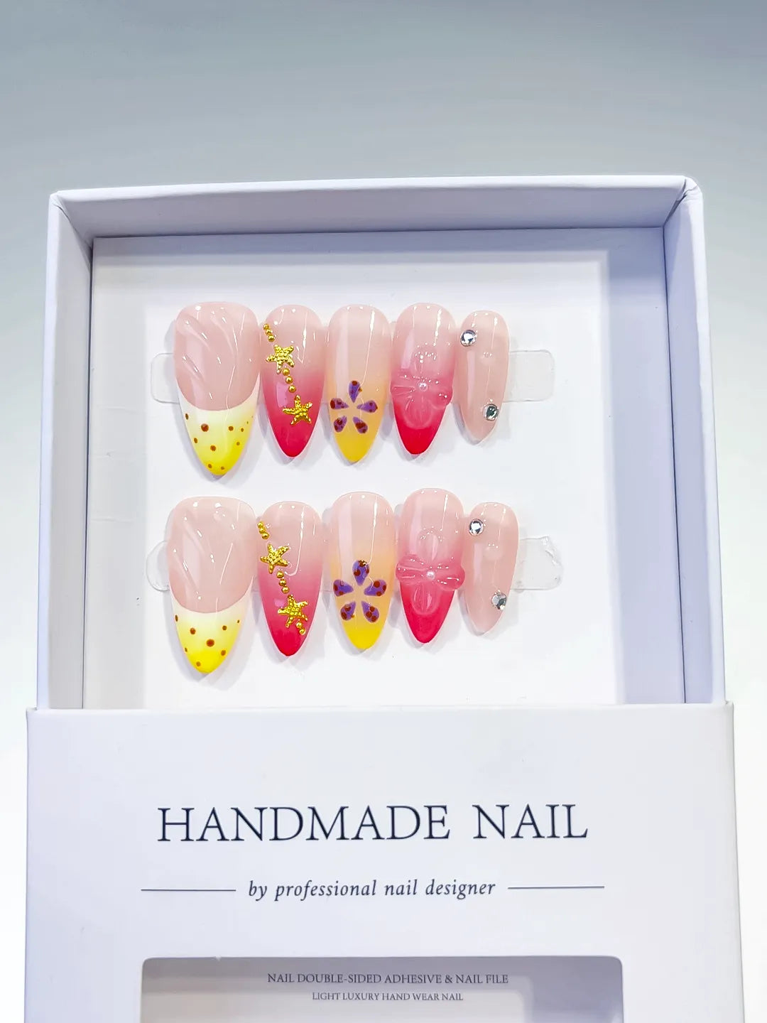 D300 - Medium Nude Yellow Almond French tip Flower Star