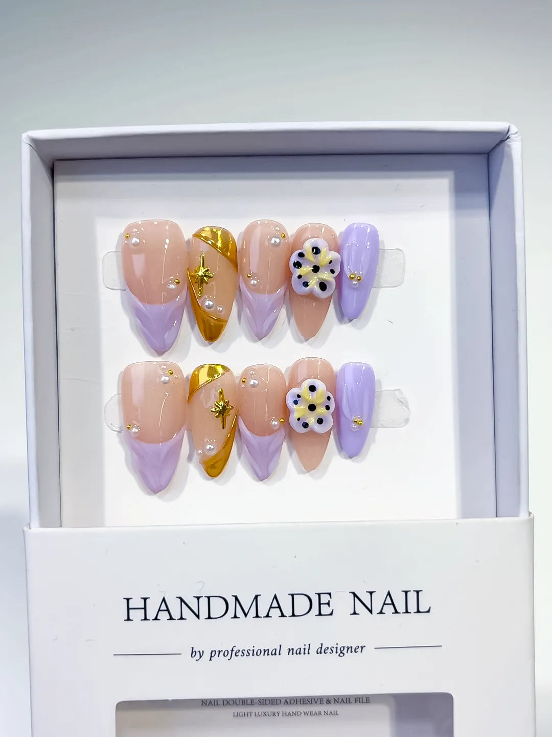 D333 - Medium Nude Gold Almond French tip Flower Star