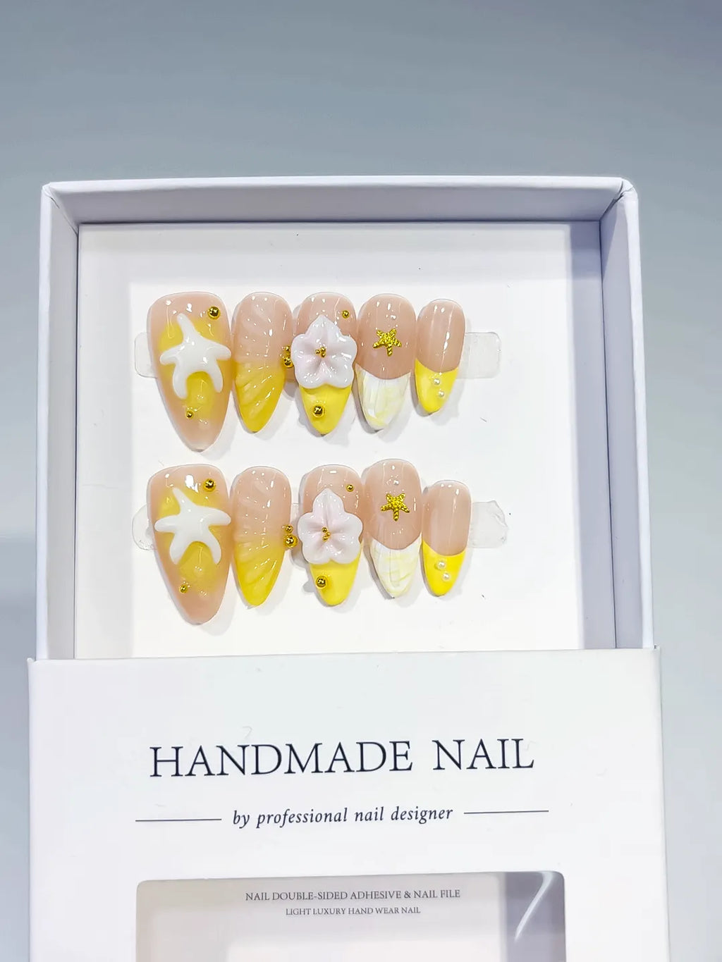 D350 - Medium Nude Yellow Almond French tip Flower Starfish